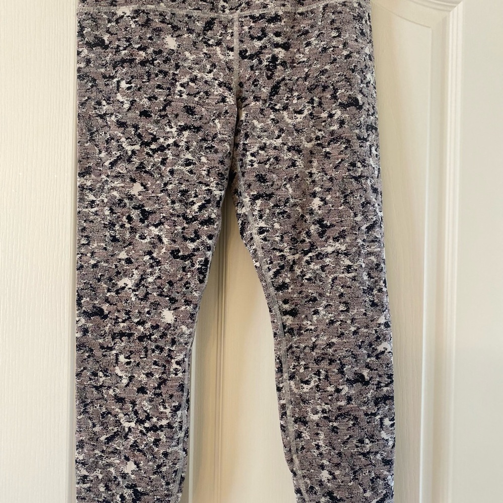Speckled Knit Leggings in Neutral Tones